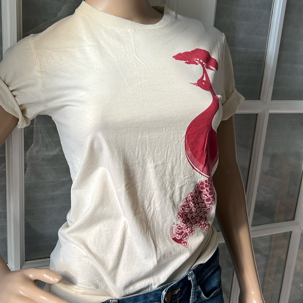 Arbor cream, short sleeve graphic bamboo cotton T-shirt with red peacock SZ S
